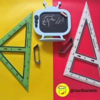 گونیای بزرگ معلم در دو زاویه 45 و 60 درجه